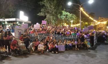  Chilecito: Contundente manifestación en el 8M