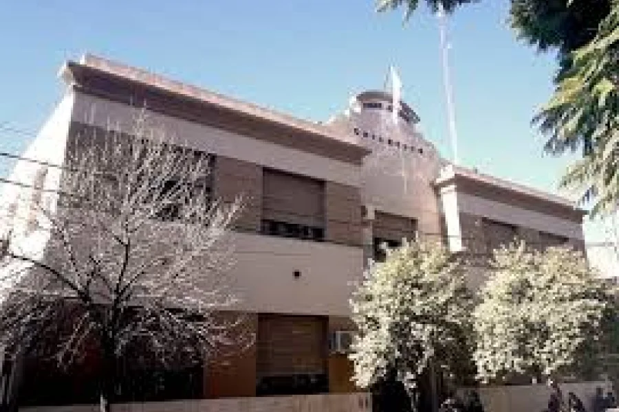 Procesan a un remisero por estafa