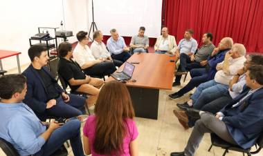 El Gobierno y el sector privado avanzan en una agenda conjunta para fortalecer el turismo