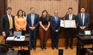 La UNdeC recibió el Reconocimiento Legislativo “Monseñor Enrique Angelelli” por su compromiso con la memoria