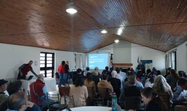 Técnicos del INTA Chilecito participaron en taller regional de planificación en Mendoza