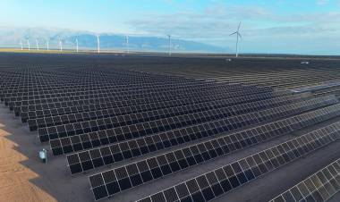 Parque Arauco avanza en su proyecto híbrido con la finalización del montaje del parque solar Arauco I