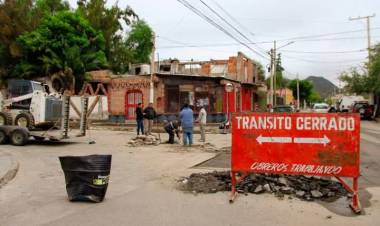 Avanza la obra de reparación de calzada en una esquina clave del centro