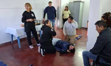 Capacitación en RCP y uso de DEA para fortalecer la respuesta ante emergencias