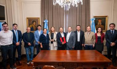 La Rioja firmó un acuerdo con la empresa china Hainan Trailblazer para avanzar en proyectos mineros