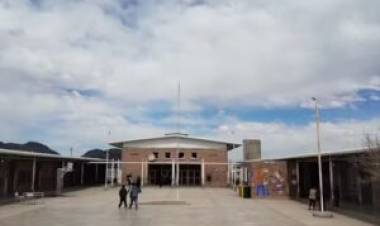 La Escuela Ramirez de Velasco impulsa campaña solidaria para concretar un viaje educativo a Buenos Aires