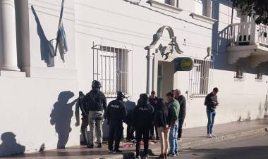Detienen a un hombre tras robar en una veterinaria y le secuestran cannabis