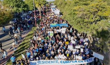La Rioja se sumó con una multitudinaria movilización a la Marcha Federal Universitaria