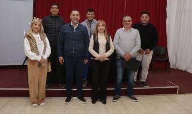Firmaron convenios para ampliar capacitaciones con salida laboral en delegaciones del departamento