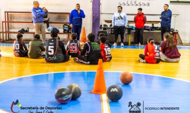 Jóvenes basquetbolistas participaron de una jornada de tecnificación en Chilecito