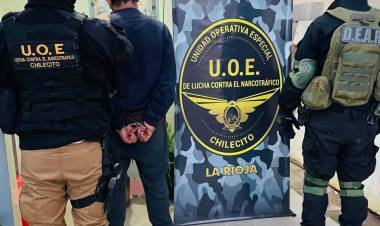 Detuvieron a un hombre y secuestraron droga, un arma y vehículos en un allanamiento por narcotráfico