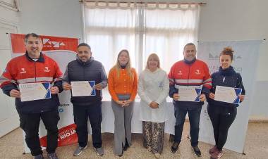 Choferes del servicio de emergencias 107 del Hospital Herrera Motta recibieron certificados en Emergencia Prehospitalaria