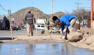 Realizaron trabajos de reparación sobre Avenida Perón frente a la Terminal