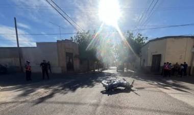 Siniestro vial en Chilecito: una motociclista resultó con lesiones leves