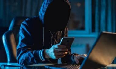 Investigan a un policía por una denuncia de presunto grooming contra una adolescente de 13 años