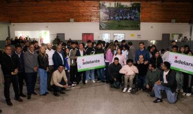 Teresita Madera y Rodrigo Brizuela y Doria compartieron una actividad en Nonogasta y crecen las versiones de una fórmula para 2027