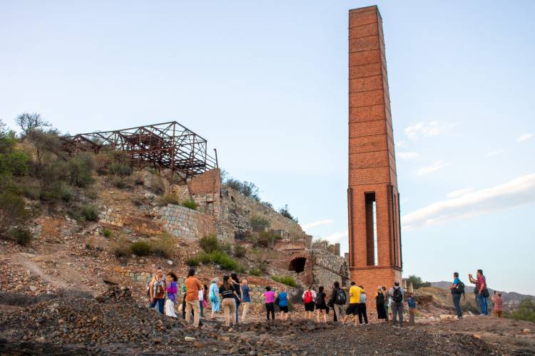 La UNdeC llevó a cabo Performance artistica