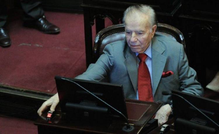 Rejal presentó una propuesta para homenajear a Carlos Menem en el Senado
