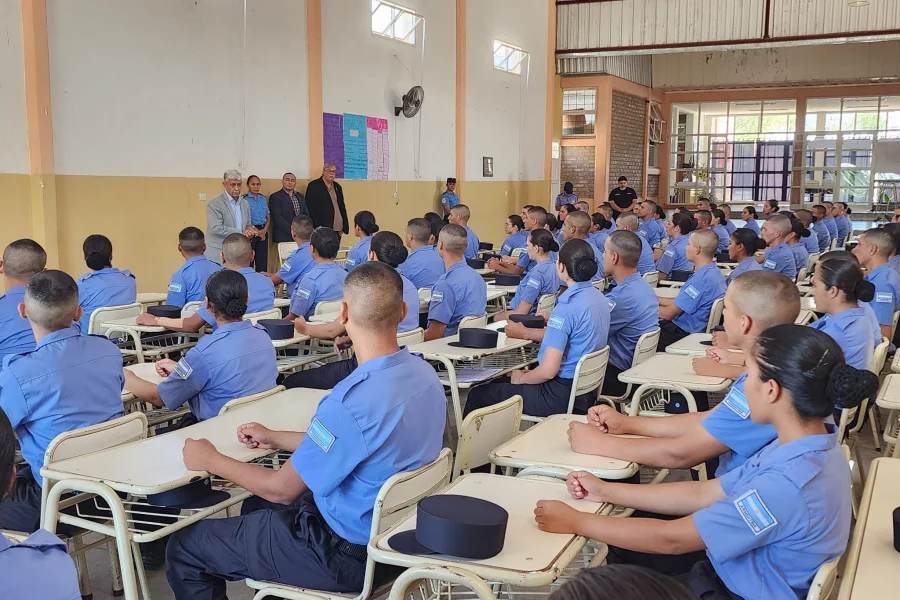 Incentivan a aspirantes del Instituto de Formación en Seguridad