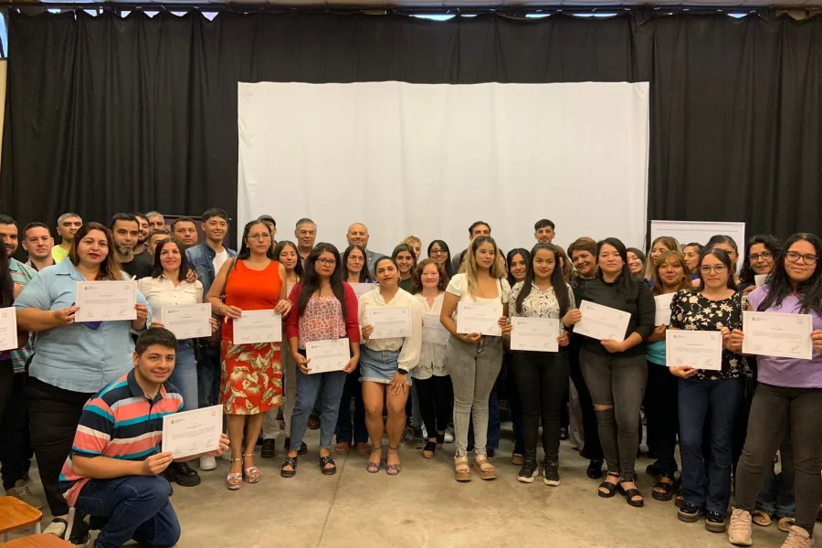La UNdeC entregó certificados de cursos del Centro de Oficios