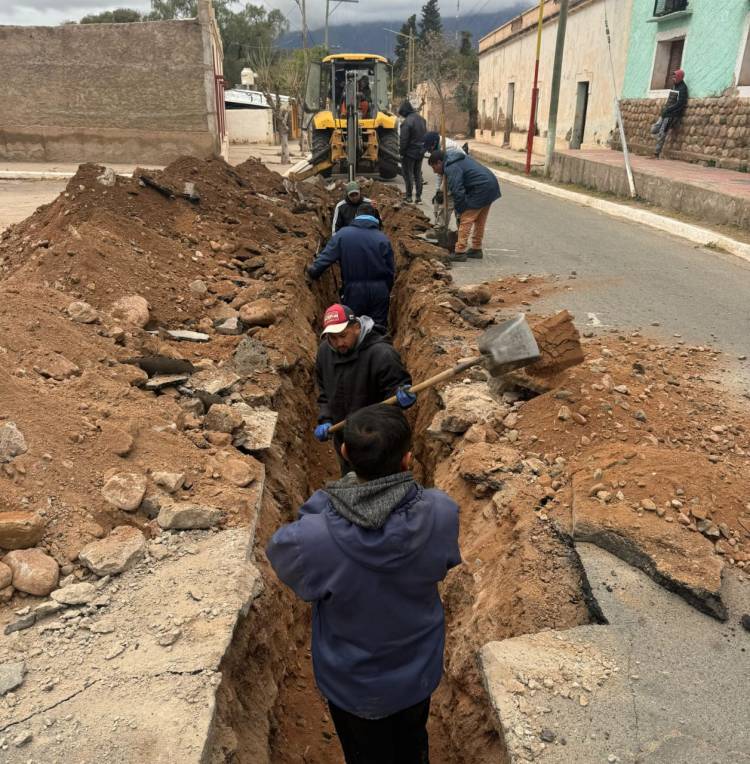 El Gobierno Provincial comenzó la renovación de cañerías en Sañogasta