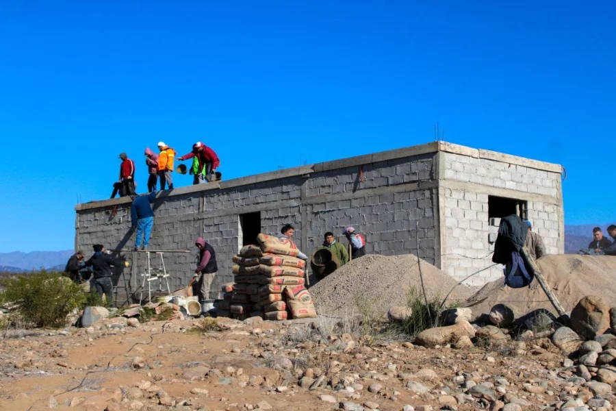 Municipio colabora en construcción de casas