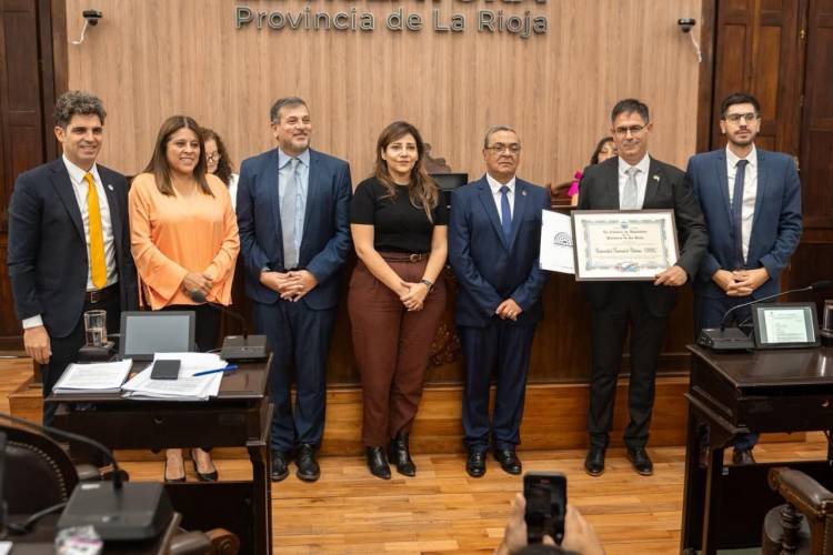 La UNdeC recibió el Reconocimiento Legislativo “Monseñor Enrique Angelelli” por su compromiso con la memoria