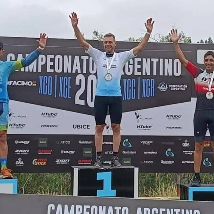 Padre e hijo campeones: histórico logro chileciteño en el Argentino de XCO 2026