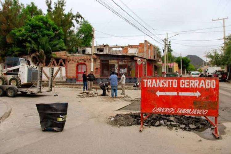 Avanza la obra de reparación de calzada en una esquina clave del centro