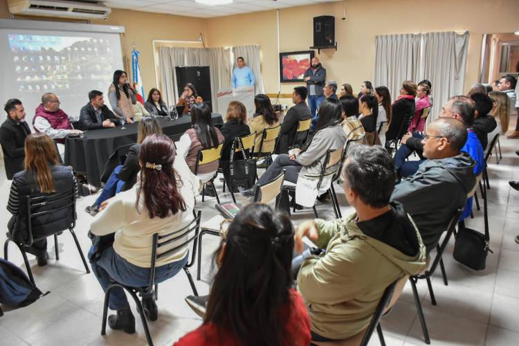 Salud consolida la gestión hospitalaria en el Vera Barros con eje en la digitalización y la red integrada de atención