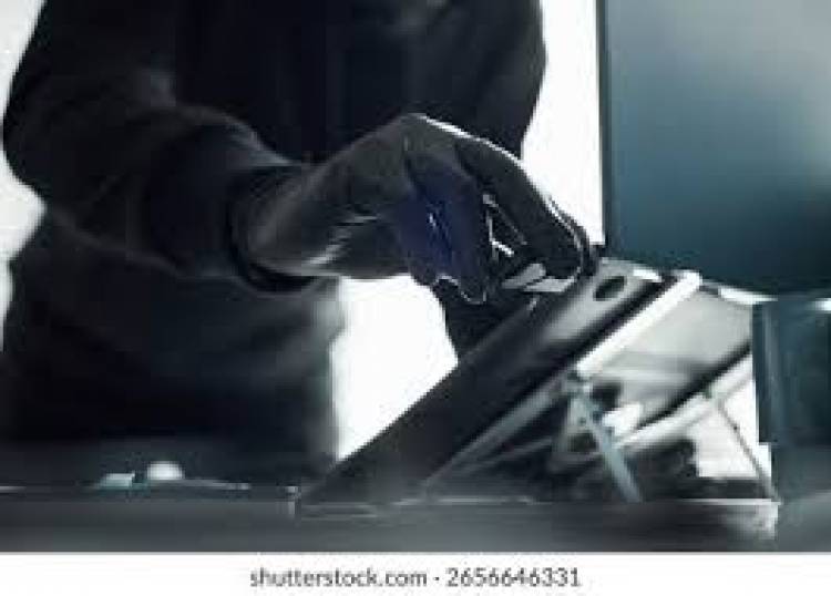 Inseguridad en Chilecito: intentó ingresar a un comercio y terminó robando una computadora