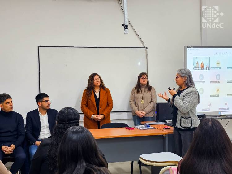 Estudiantes de Abogacía de la UNdeC presentaron un anteproyecto de Ley de Lenguaje Jurídico Claro ante diputados provinciales