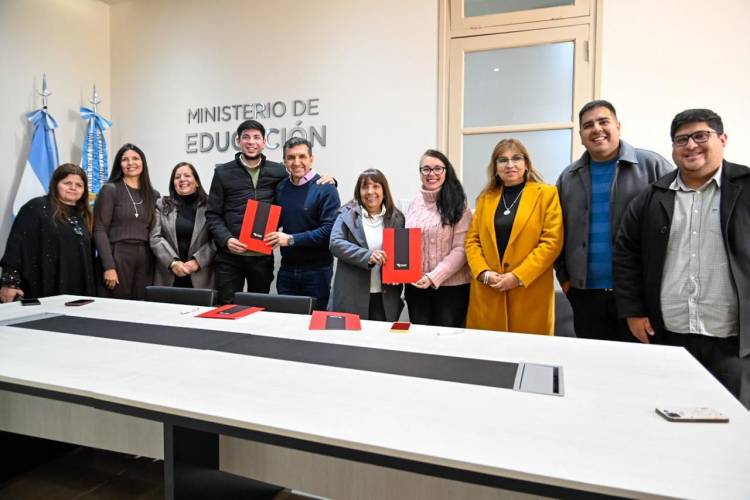 El Ministerio de Educación firmó convenios con el Instituto de Responsabilidad Social