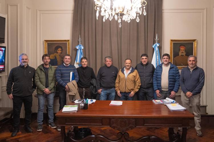 Quintela recibió a la Cámara de la Construcción para analizar alternativas de reactivación del sector