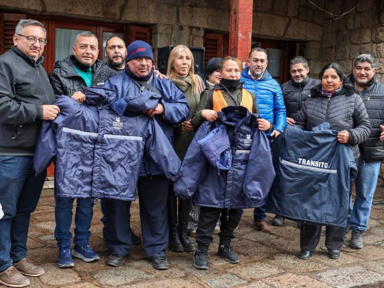 El Municipio entregó nueva indumentaria al personal de Tránsito para fortalecer las condiciones de trabajo