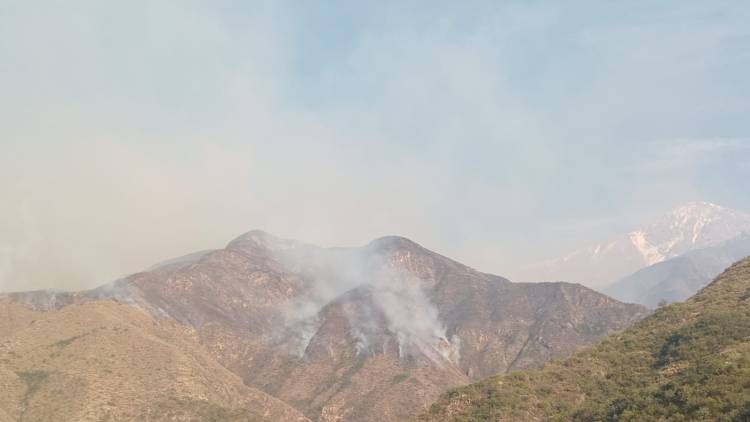 Continúa el operativo para combatir el incendio en Guanchín y no se registran riesgos para la población