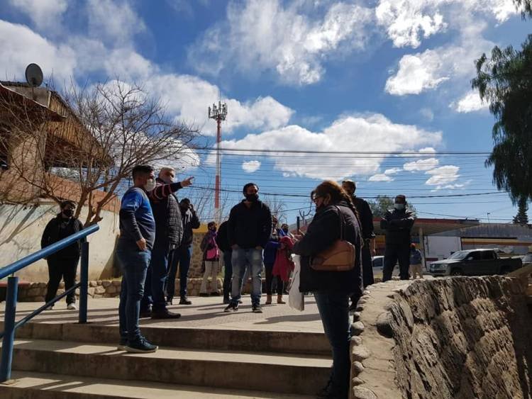 Autoridades municipales y adultos mayores acordaron intervenciones en la Plazoleta Almonacid