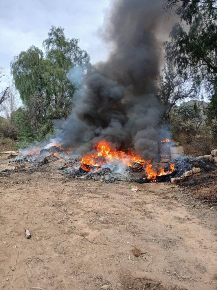 Principio de incendio en Anguinán movilizó a personal policial y bomberos