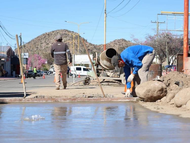 Realizaron trabajos de reparación sobre Avenida Perón frente a la Terminal