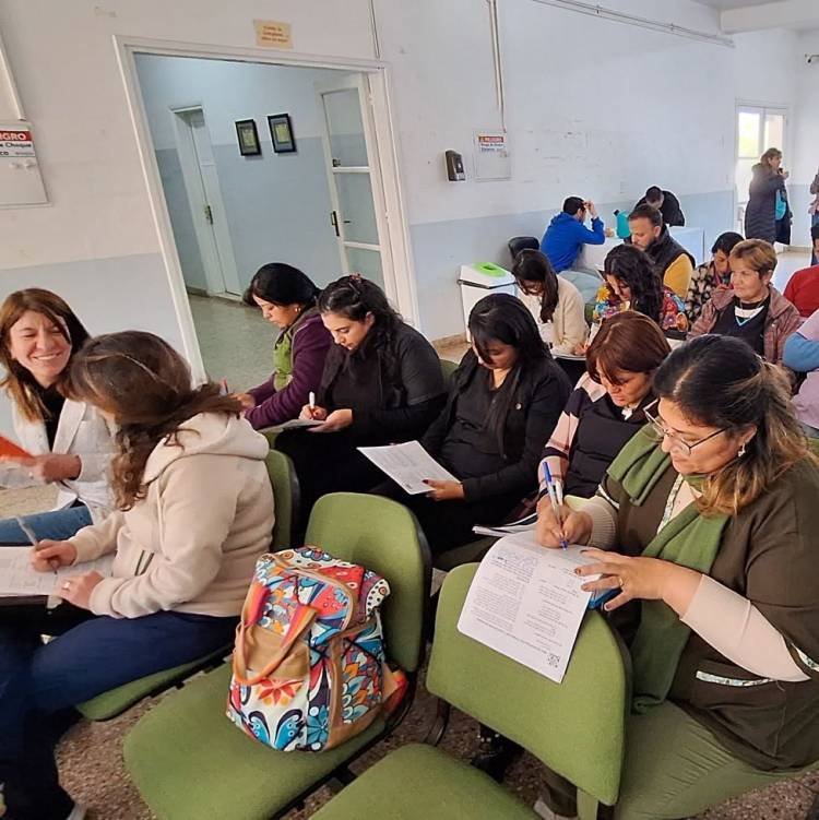 Personal de salud fue evaluado para el Curso de Formación en Inglés