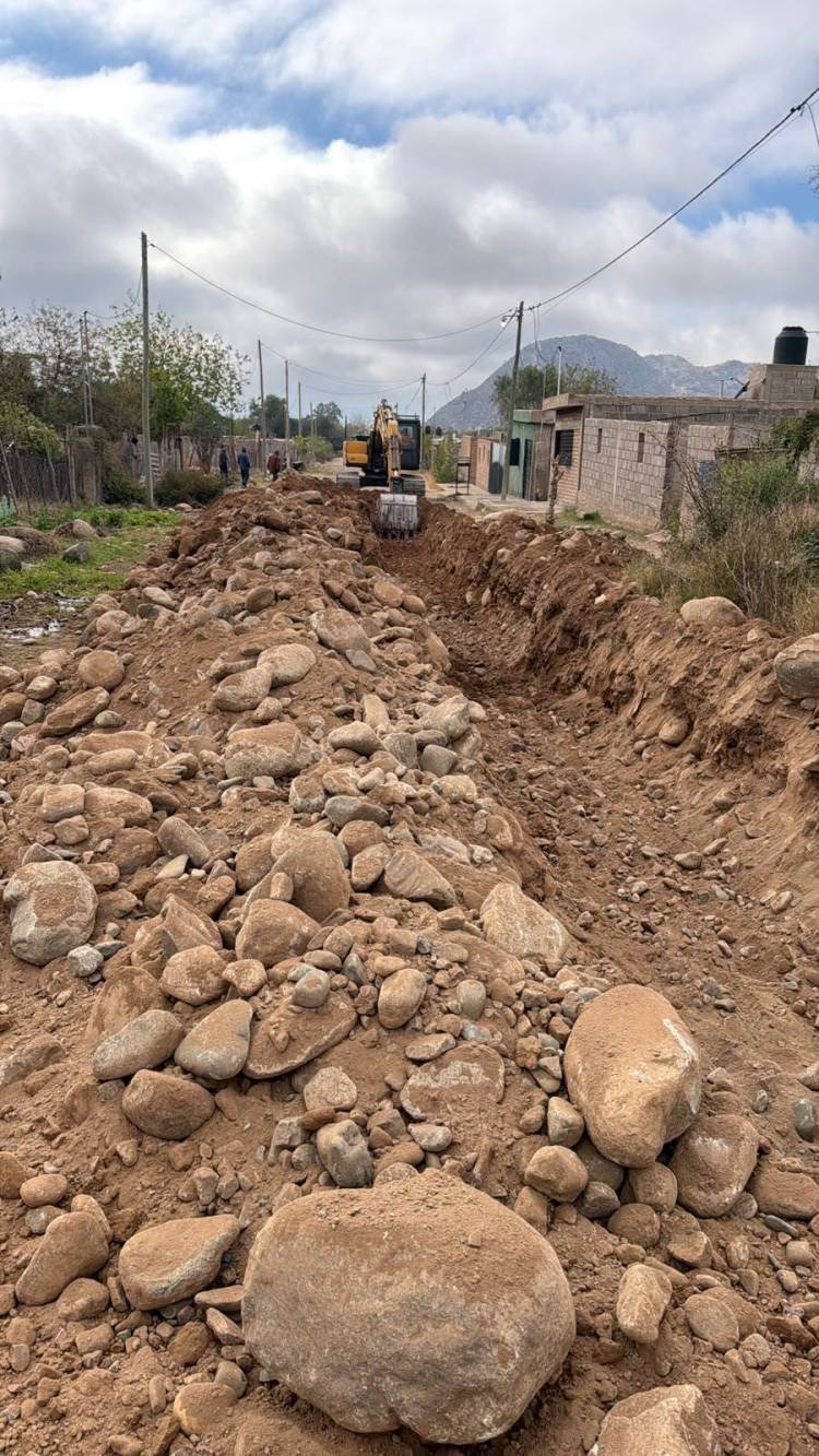 Avanza la ampliación de la red de agua potable para 60 familias del barrio El Nevado