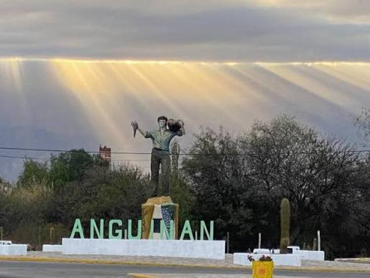 Detuvieron a tres personas durante un procedimiento por un robo en Anguinán