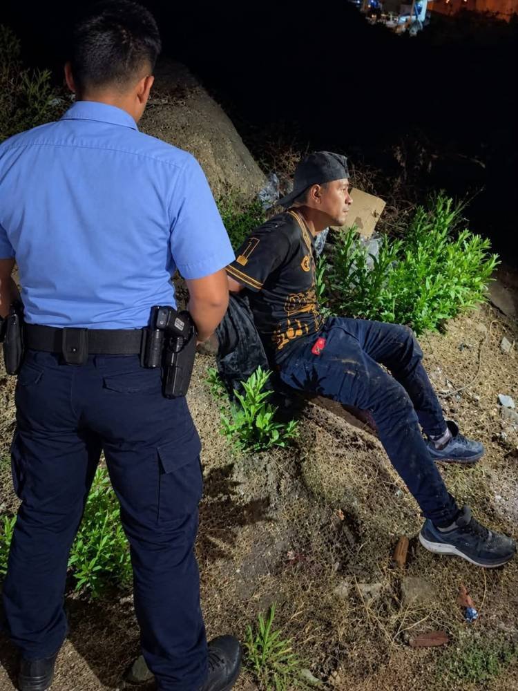 Detuvieron a un joven acusado de robar un iPhone y escapar en motocicleta