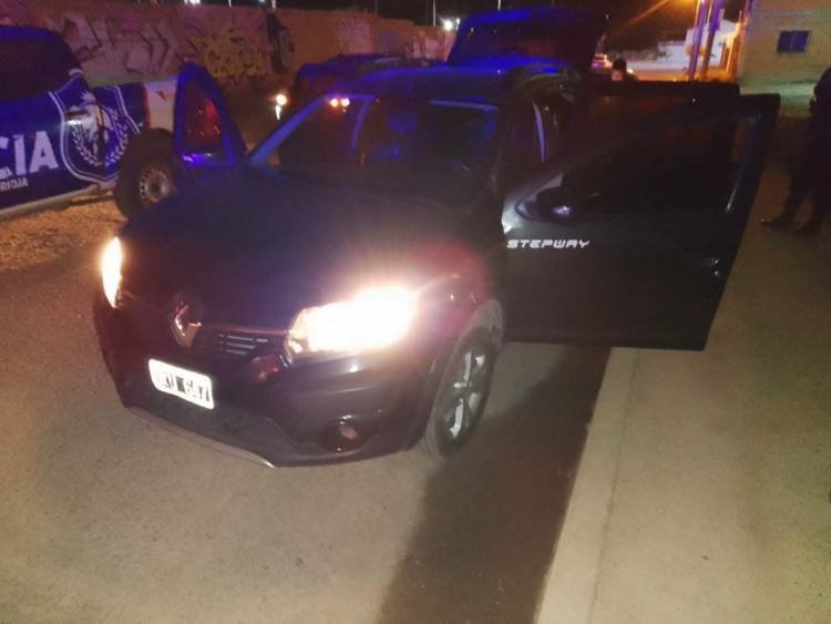 Recuperaron un Renault Sandero sustraído durante la madrugada
